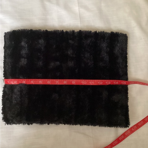 Faux fur infinity scarf black EUC - Picture 5 of 6